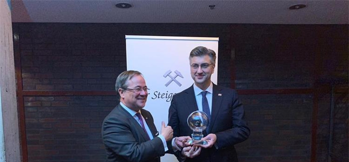 Predsjedniku Vlade Plenkoviću uručena nagrada Steiger